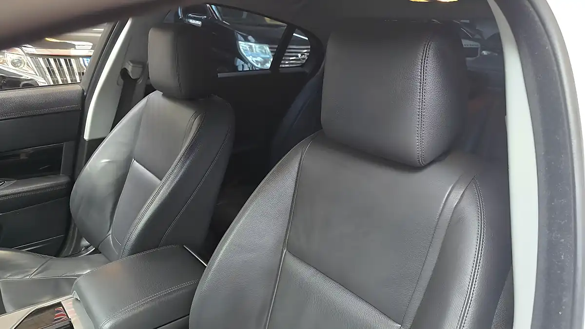 Used 2014 Jaguar Xf Portfolio White - Interior and Exterior details 7