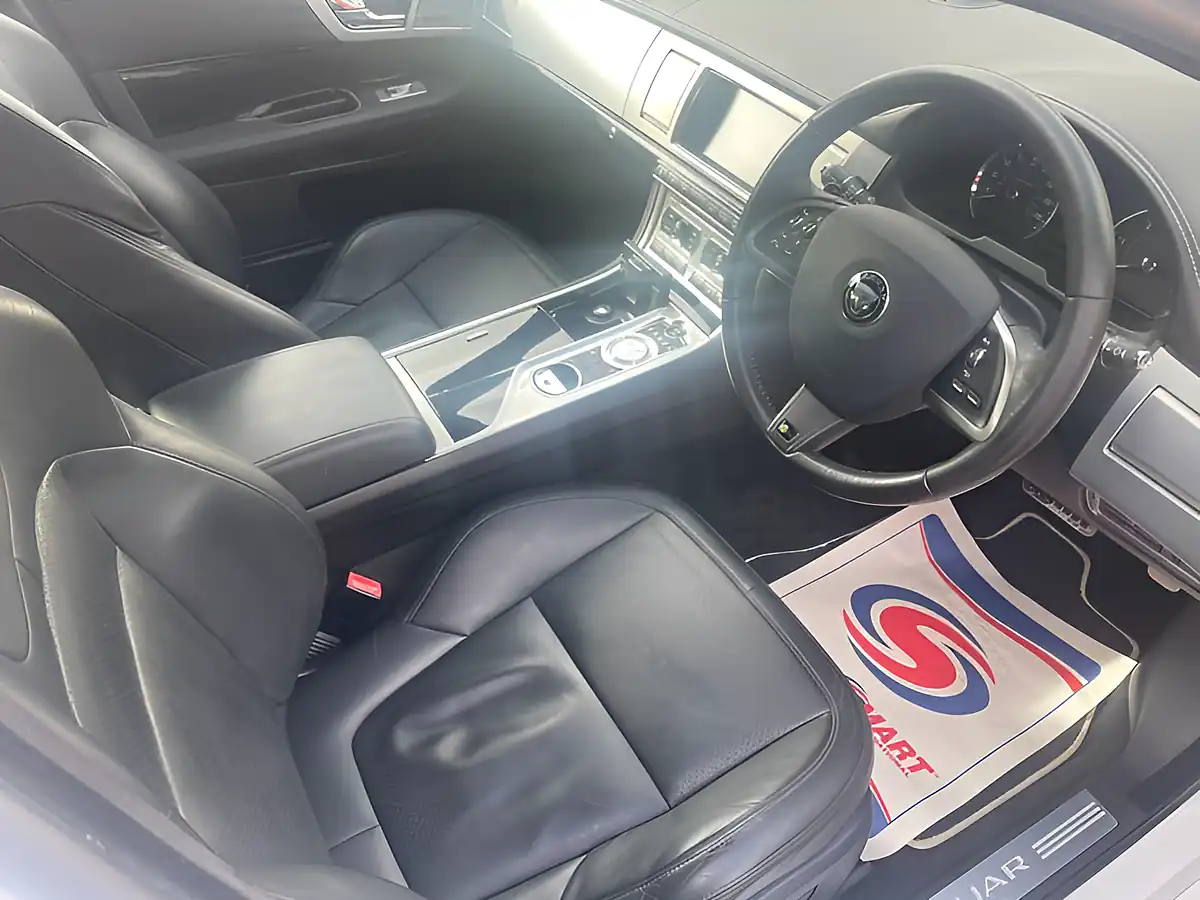 Used 2014 Jaguar Xf Portfolio White - Interior and Exterior details 11