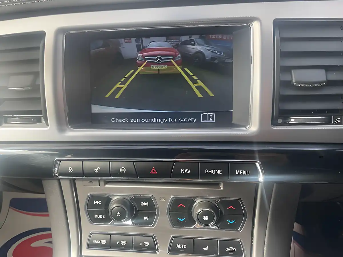 Used 2014 Jaguar Xf Portfolio White - Interior and Exterior details 14