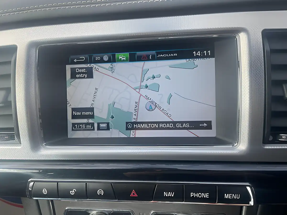 Used 2014 Jaguar Xf Portfolio White - Interior and Exterior details 16