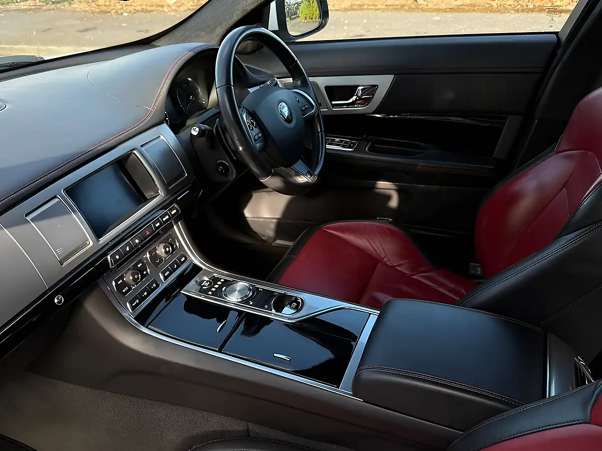 Used 2014 Jaguar Xf Portfolio White - Interior and Exterior details 15