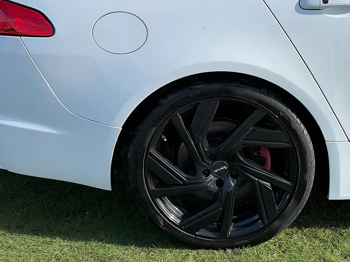 Used 2014 Jaguar Xf Portfolio White - Interior and Exterior details 7