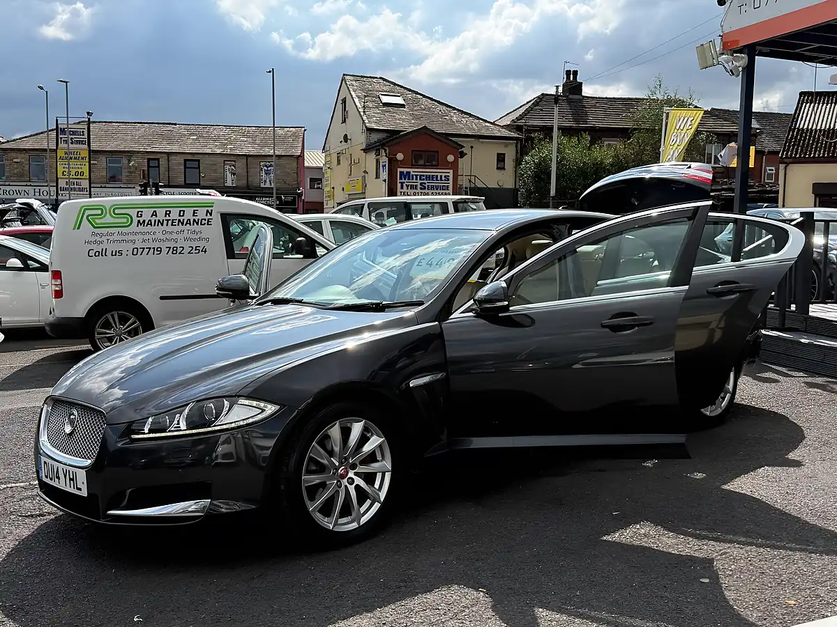 Used 2014 Jaguar Xf Premium Luxury Grey - Interior and Exterior details 10