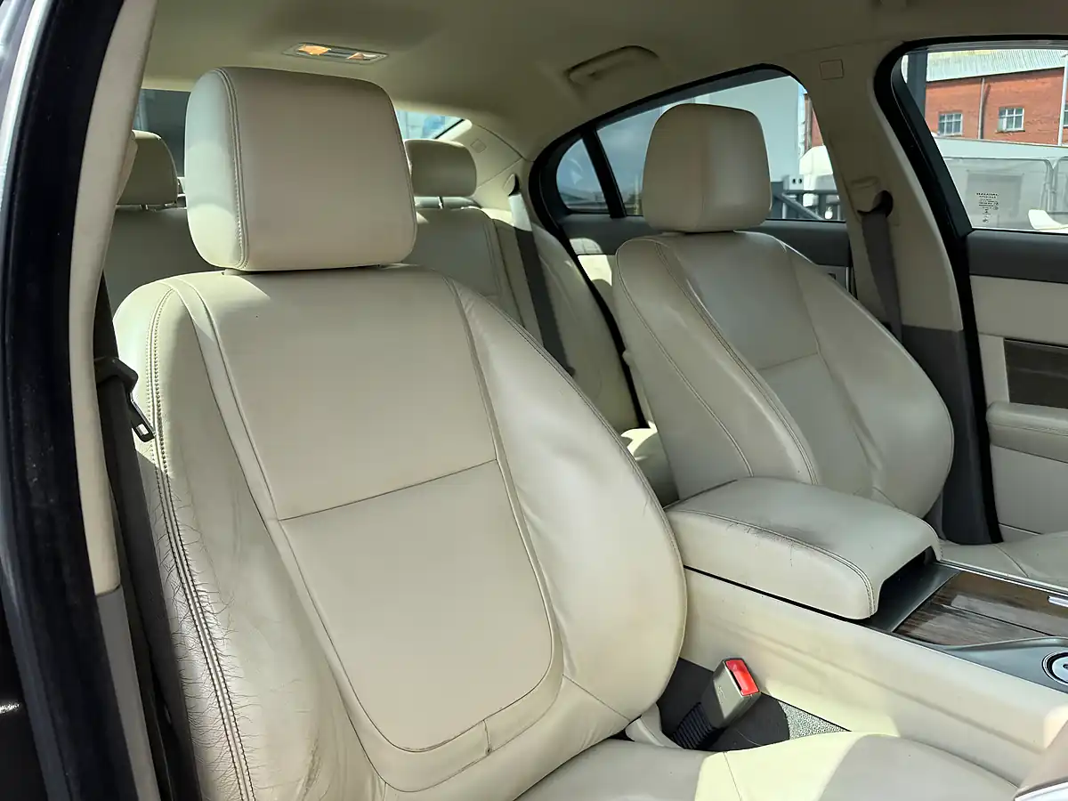Used 2014 Jaguar Xf Premium Luxury Grey - Interior and Exterior details 12