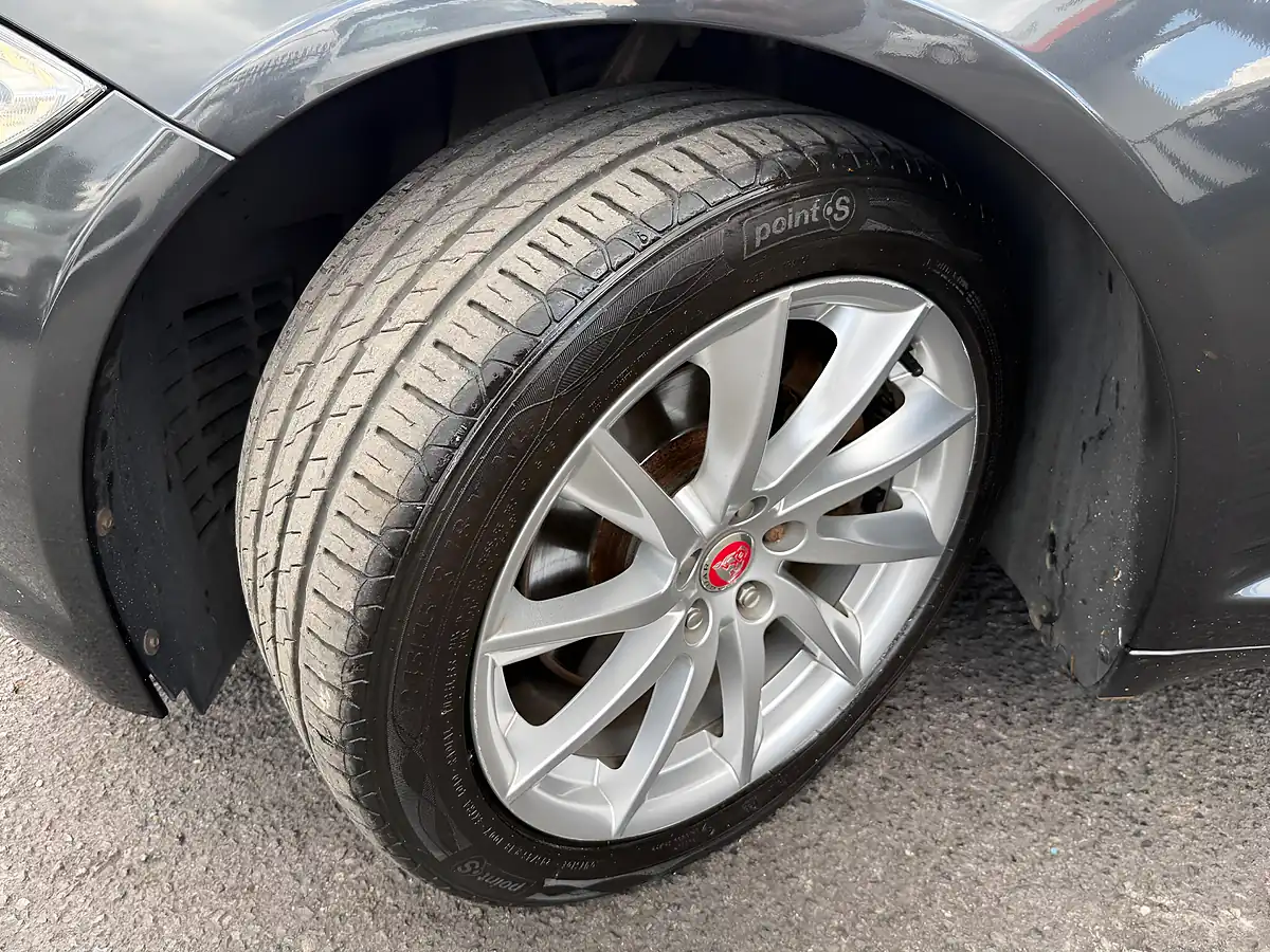 Used 2014 Jaguar Xf Premium Luxury Grey - Interior and Exterior details 20