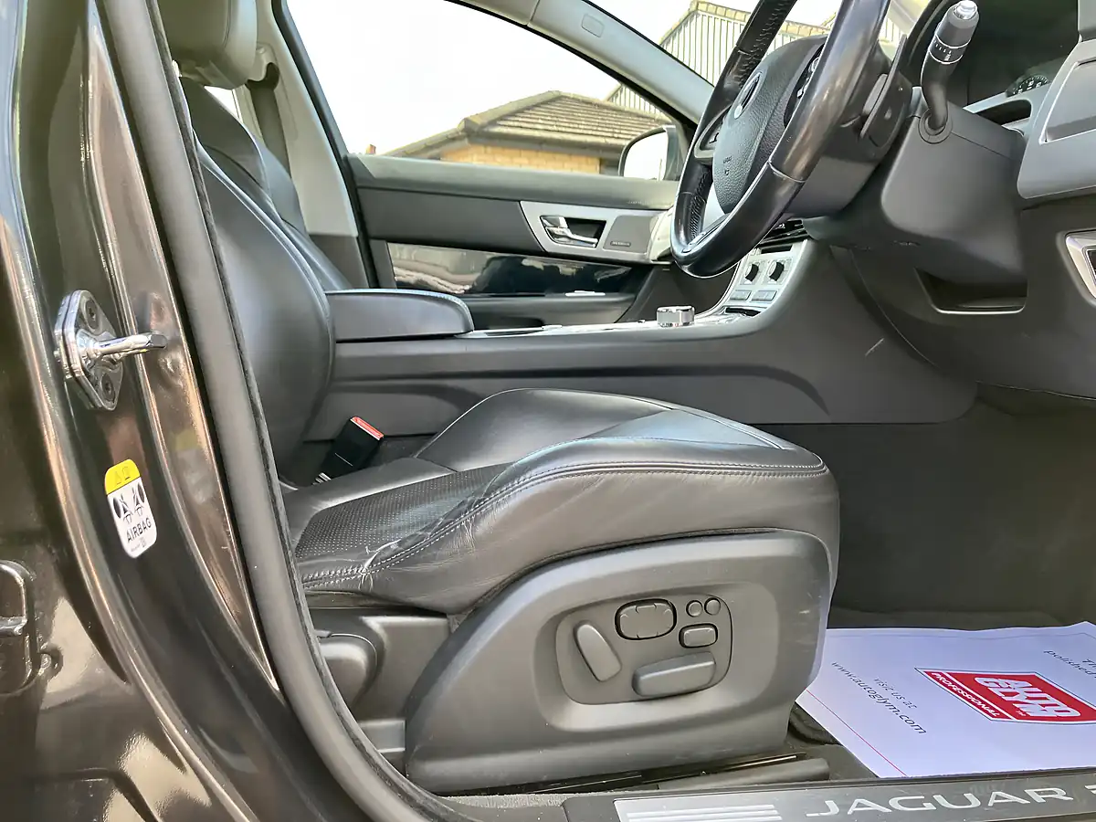 Used 2014 Jaguar Xf Premium Luxury Grey - Interior and Exterior details 18