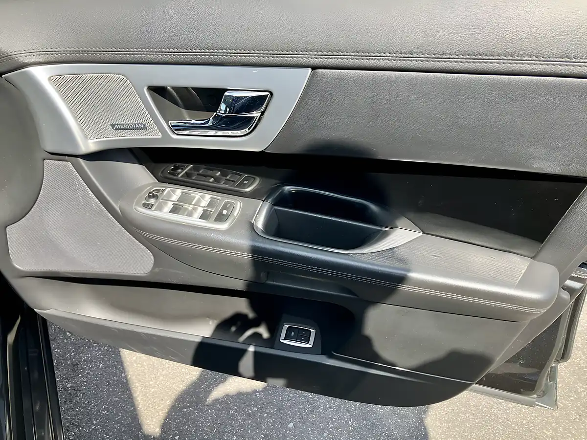 Used 2014 Jaguar Xf Premium Luxury Grey - Interior and Exterior details 19