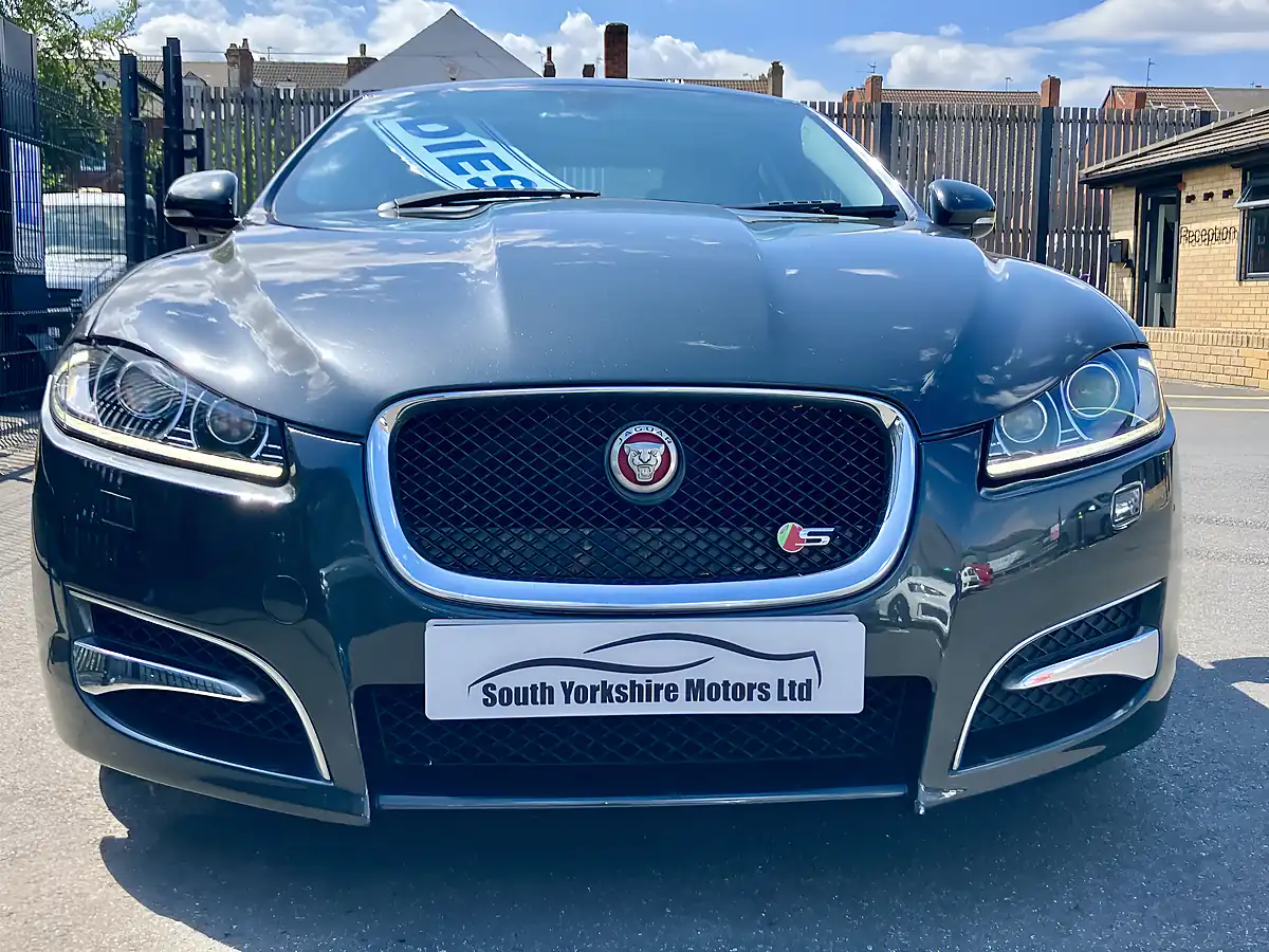 Used 2014 Jaguar Xf Premium Luxury Grey - Interior and Exterior details 4