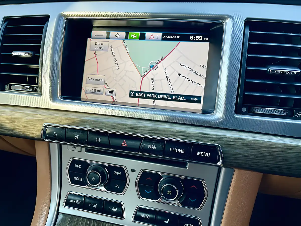 Used 2014 Jaguar Xf Premium Luxury Red - Interior and Exterior details 18