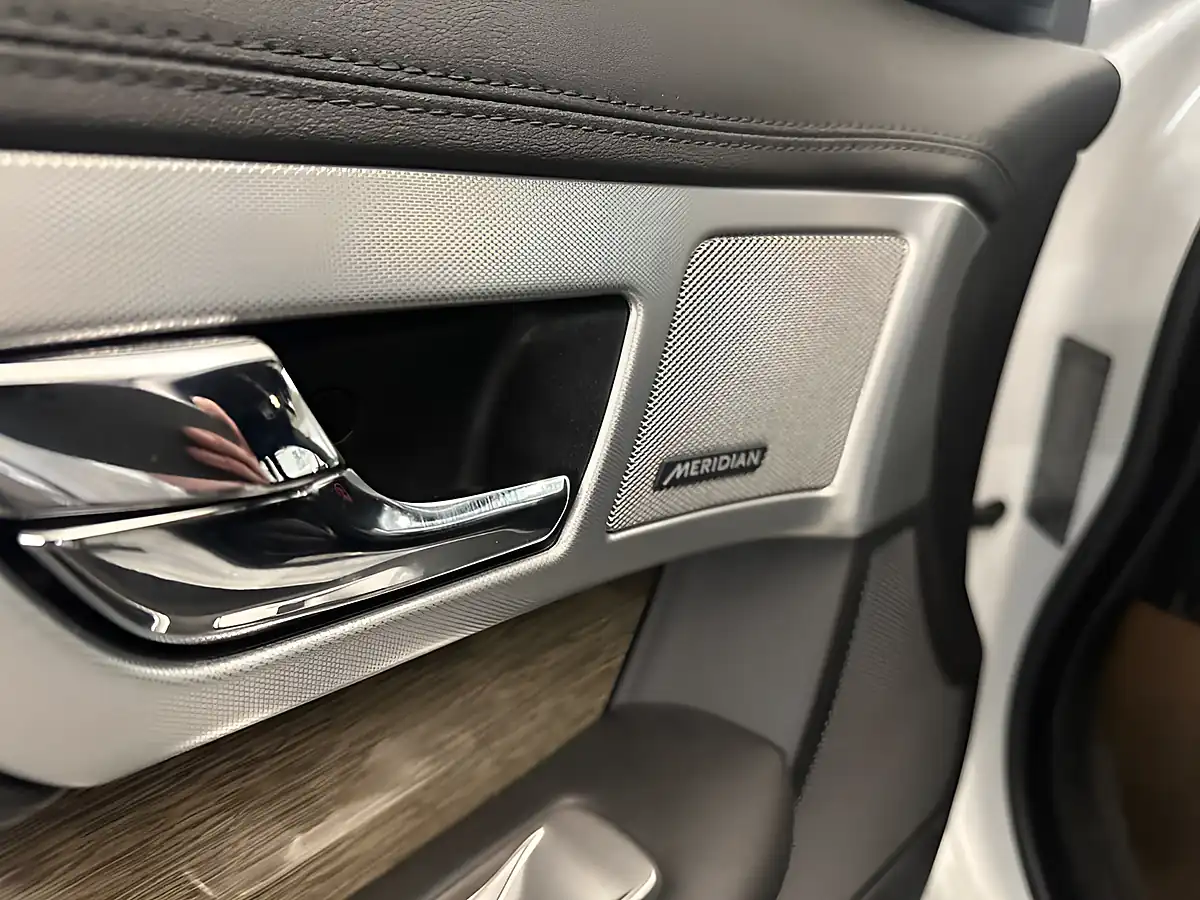 Used 2014 Jaguar Xf Premium Luxury White - Interior and Exterior details 10