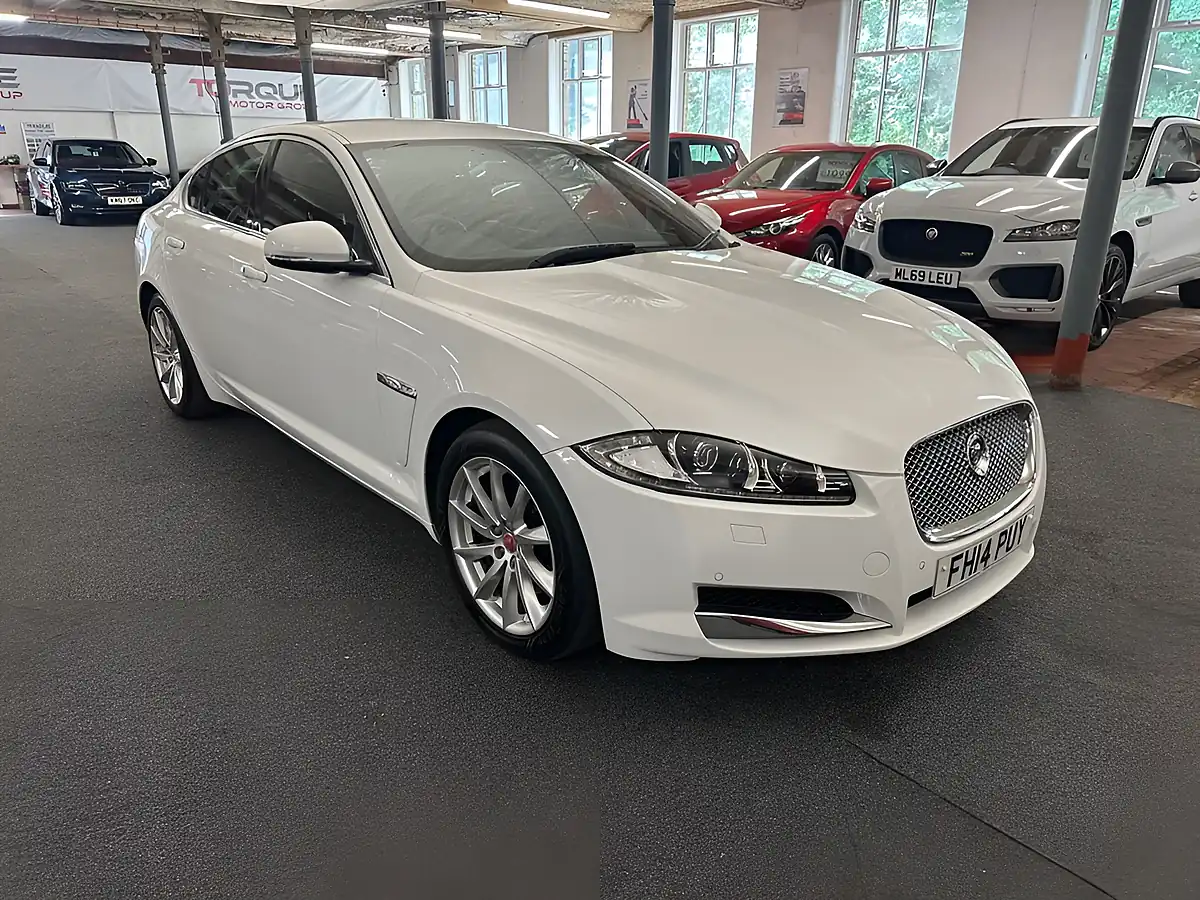 Used 2014 Jaguar Xf Premium Luxury White - Interior and Exterior details 4