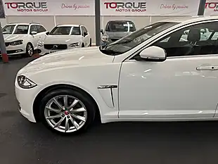 Used 2014 Jaguar Xf Premium Luxury White - Interior and Exterior details 5