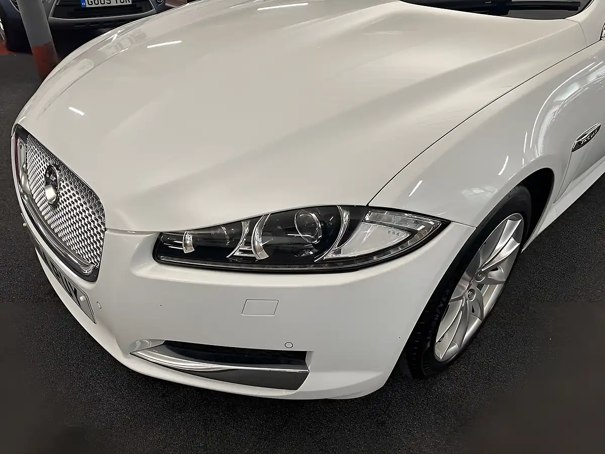 Used 2014 Jaguar Xf Premium Luxury White - Interior and Exterior details 6