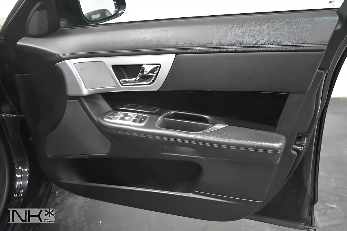 Used 2014 Jaguar Xf R-Sport Black - Interior and Exterior details 18