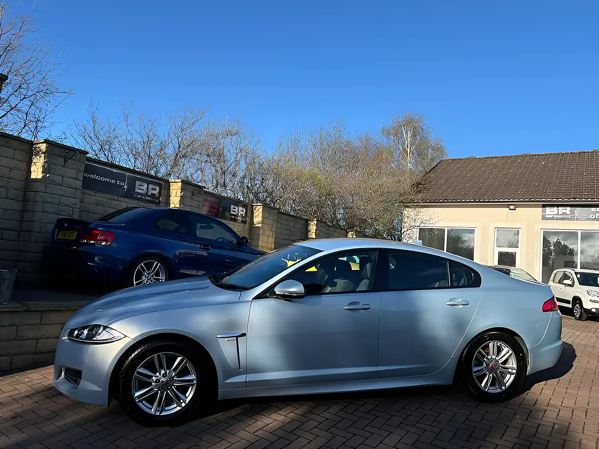 Used 2014 Jaguar Xf R-Sport Silver - Interior and Exterior details 5