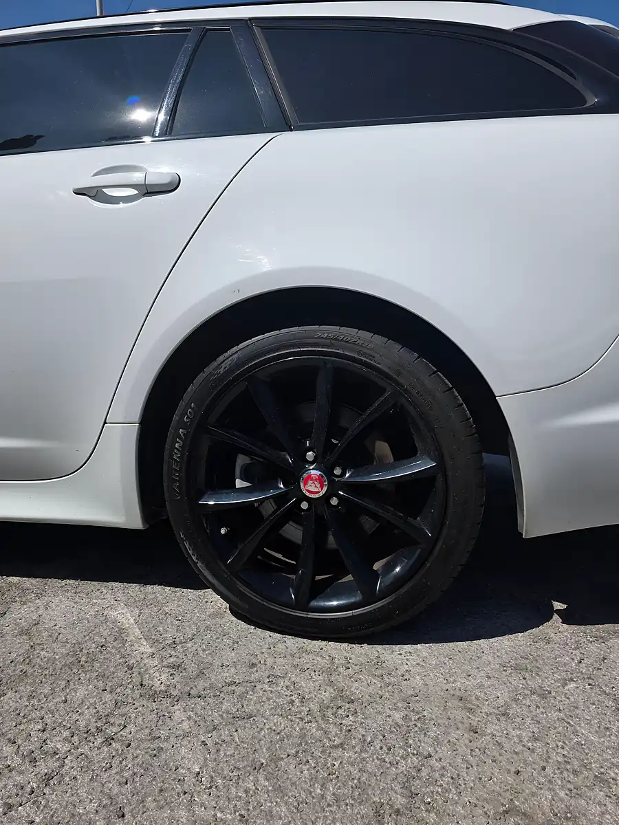 Used 2014 Jaguar Xf R-Sport Sportbrake White - Interior and Exterior details 11