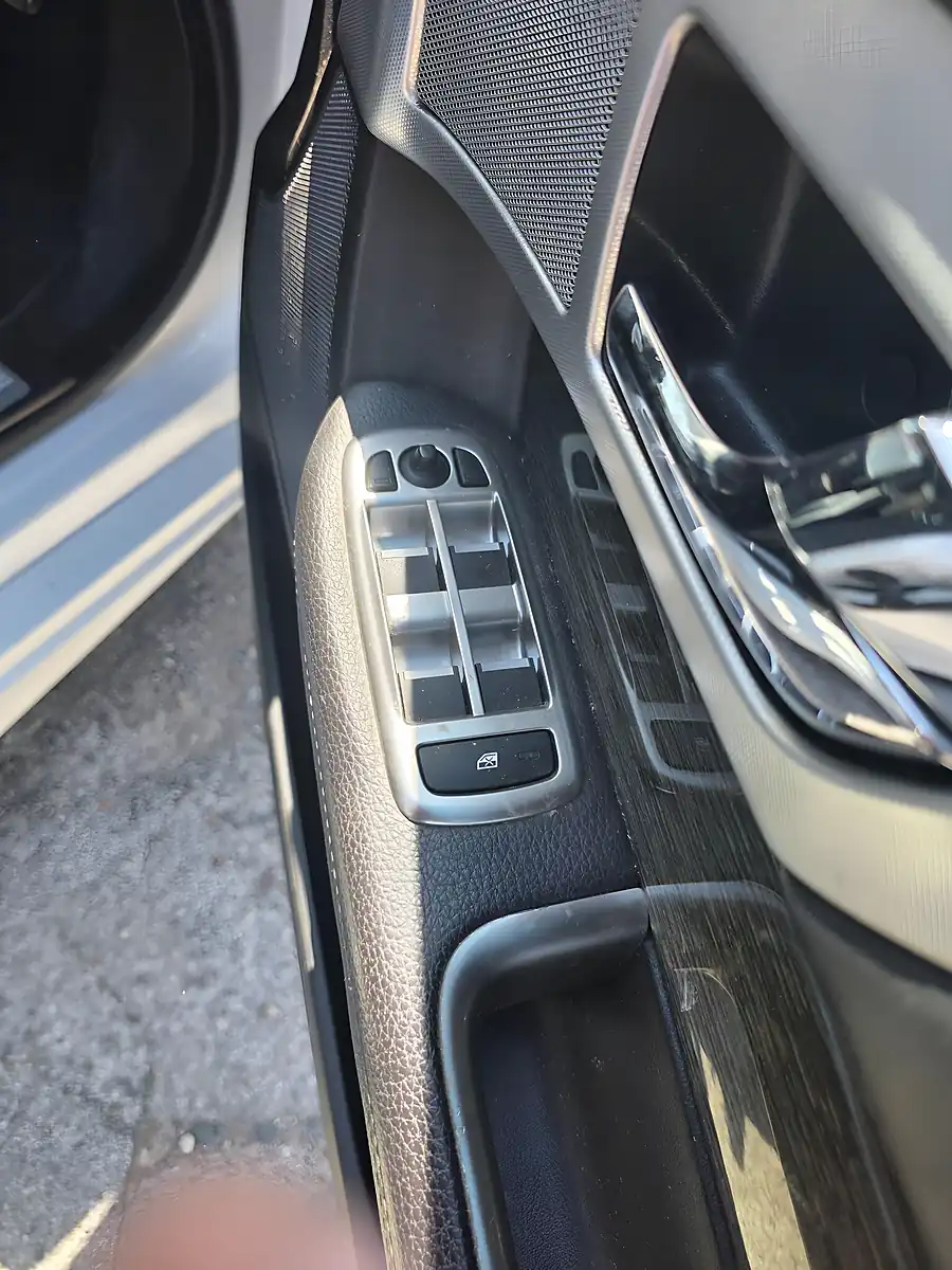 Used 2014 Jaguar Xf R-Sport Sportbrake White - Interior and Exterior details 12