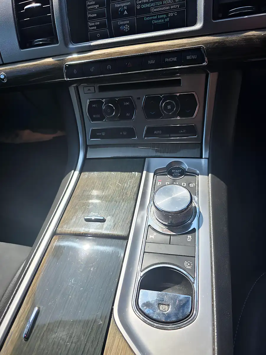 Used 2014 Jaguar Xf R-Sport Sportbrake White - Interior and Exterior details 18