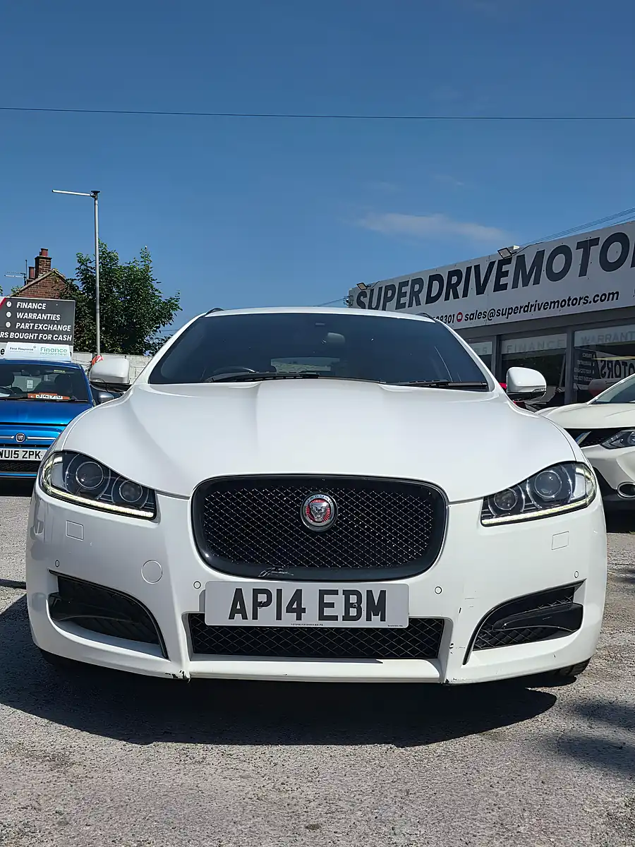 Used 2014 Jaguar Xf R-Sport Sportbrake White - Interior and Exterior details 2