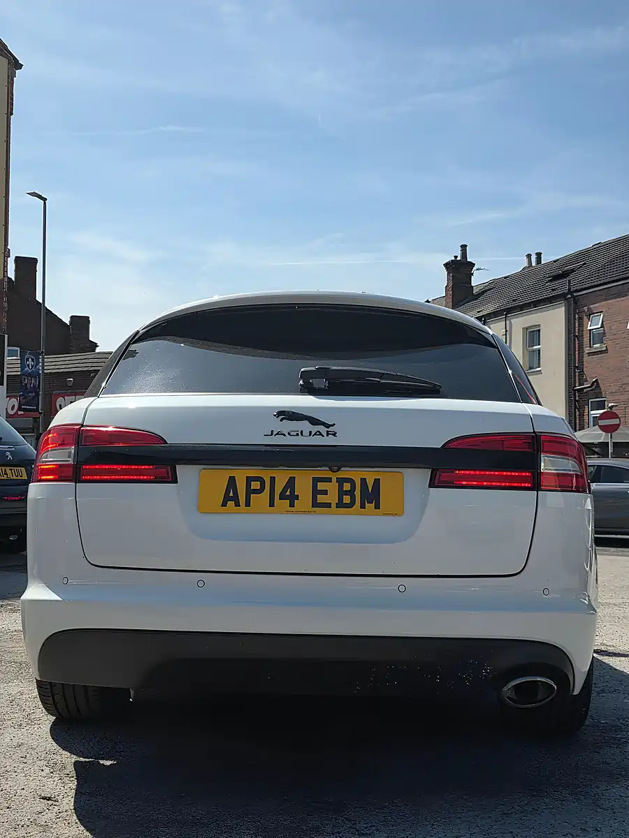 Used 2014 Jaguar Xf R-Sport Sportbrake White - Interior and Exterior details 5