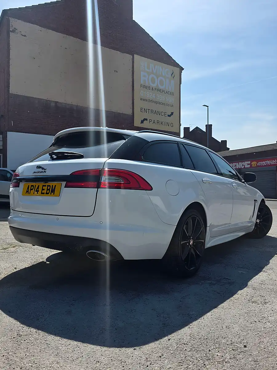 Used 2014 Jaguar Xf R-Sport Sportbrake White - Interior and Exterior details 6