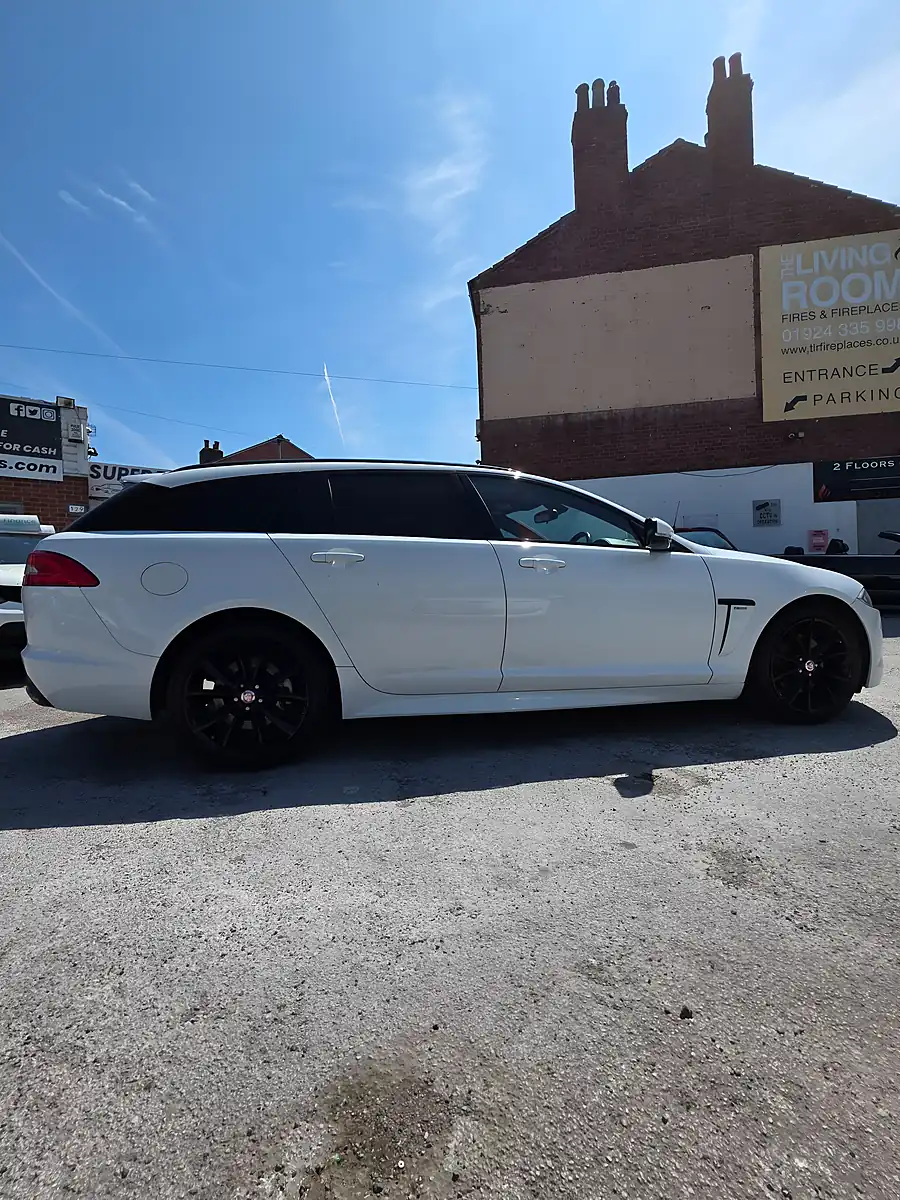 Used 2014 Jaguar Xf R-Sport Sportbrake White - Interior and Exterior details 8