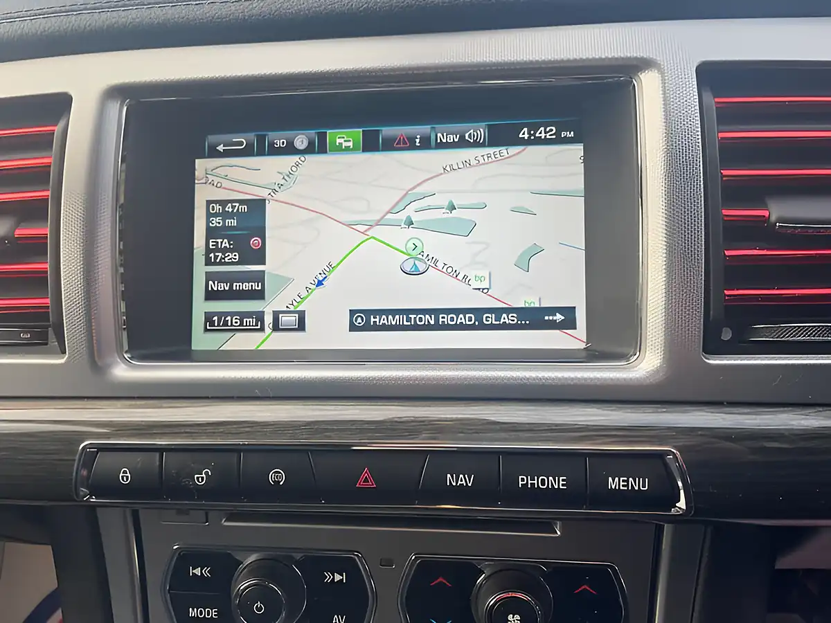 Used 2014 Jaguar Xf R-Sport Sportbrake White - Interior and Exterior details 17