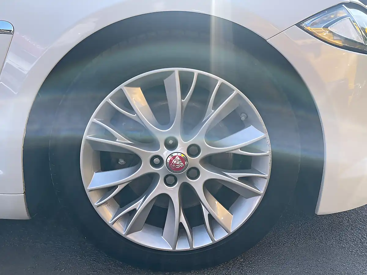 Used 2014 Jaguar Xf R-Sport White - Interior and Exterior details 13