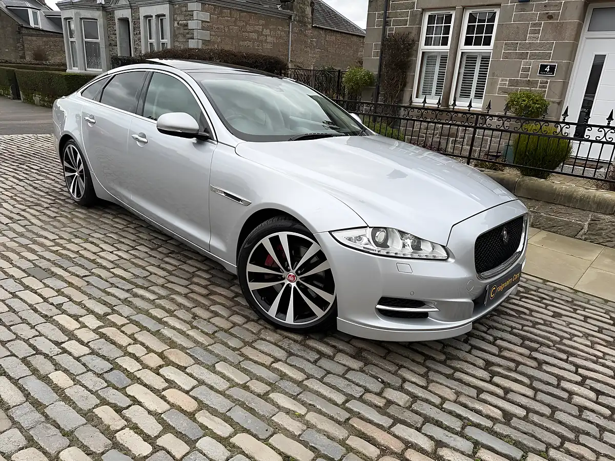 Used 2014 Jaguar Xj Portfolio Rhodium Silver - Front View