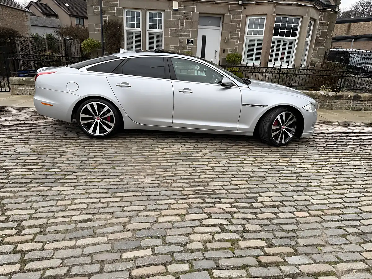 Used 2014 Jaguar Xj Portfolio Rhodium Silver - Interior and Exterior details 15