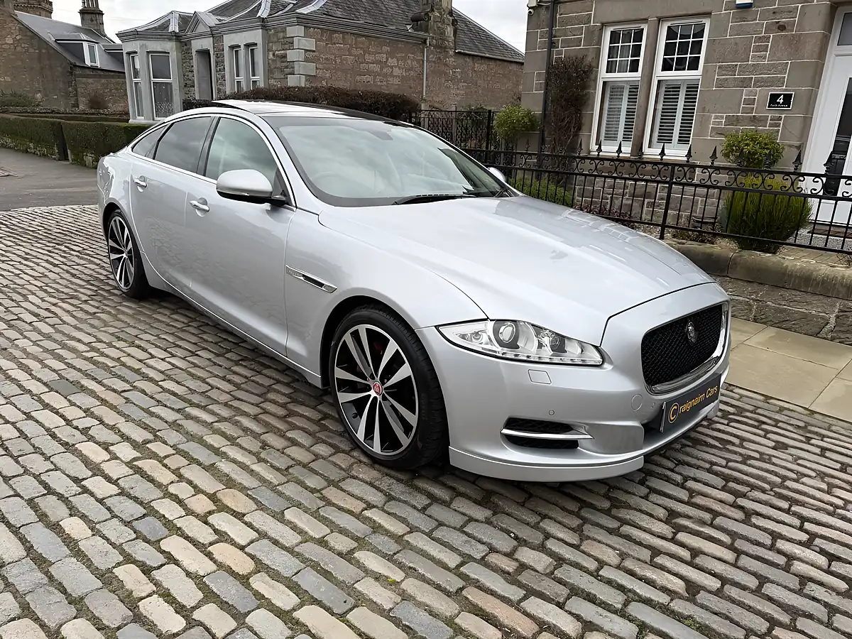 Used 2014 Jaguar Xj Portfolio Rhodium Silver - Interior and Exterior details 6