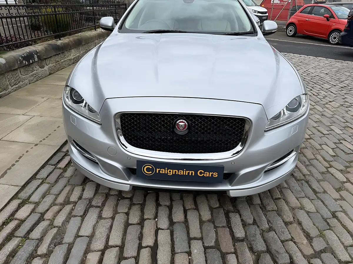 Used 2014 Jaguar Xj Portfolio Rhodium Silver - Interior and Exterior details 9