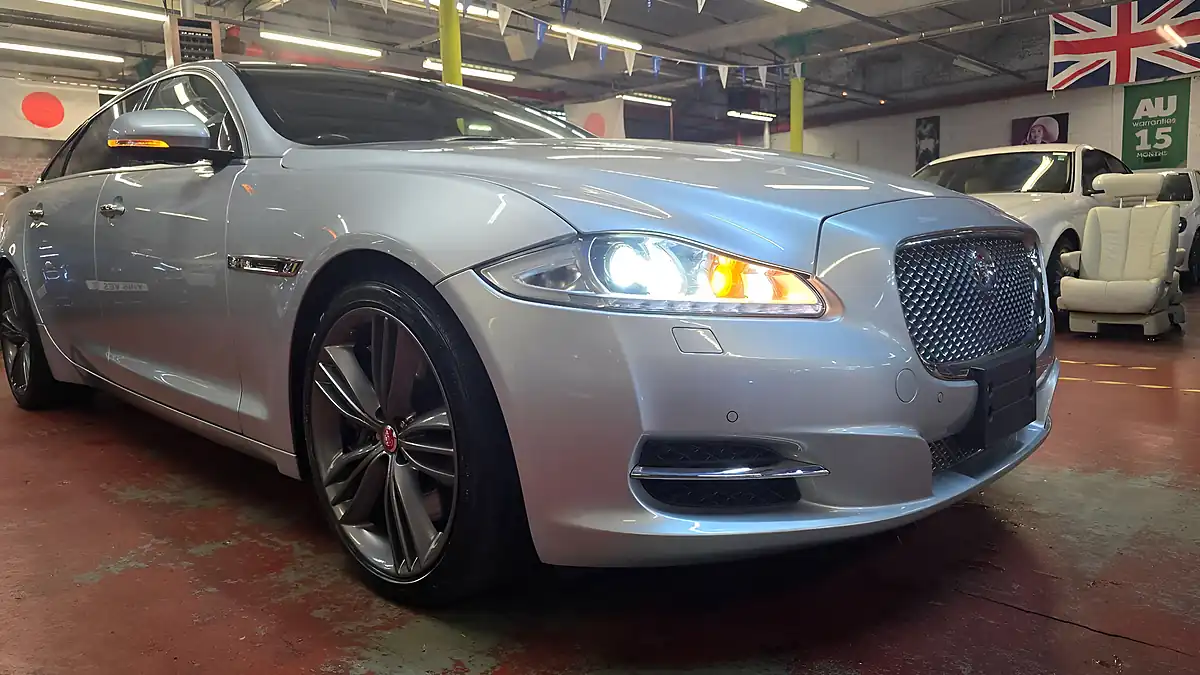Used 2014 Jaguar Xj Supersport Silver - Interior and Exterior details 17