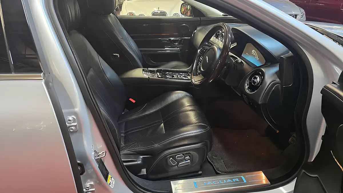Used 2014 Jaguar Xj Supersport Silver - Interior and Exterior details 3