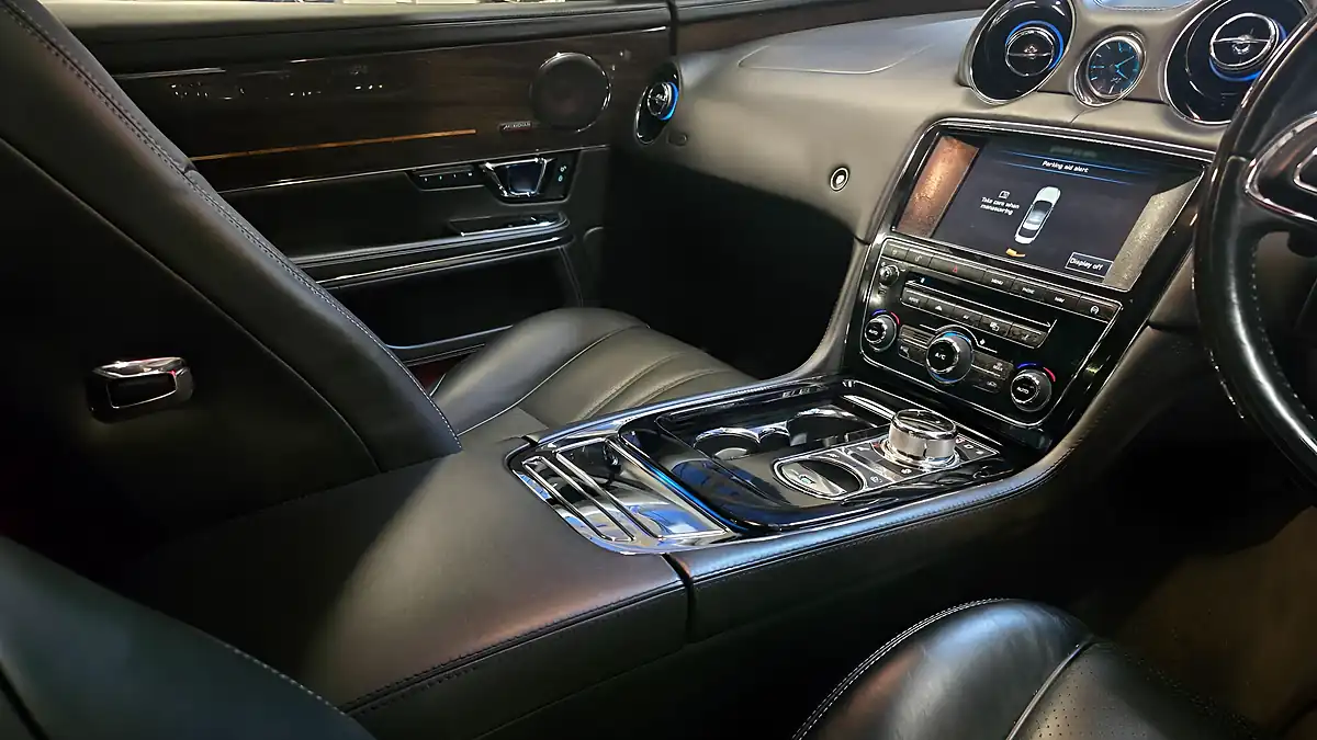 Used 2014 Jaguar Xj Supersport Silver - Interior and Exterior details 5