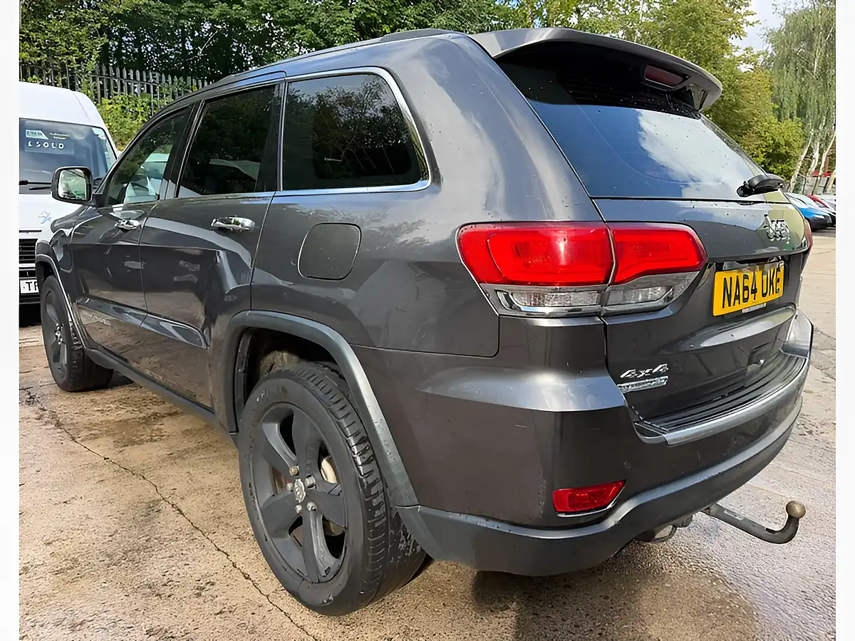 Used 2014 Jeep Grand Cherokee Limited Grey - Interior and Exterior details 12