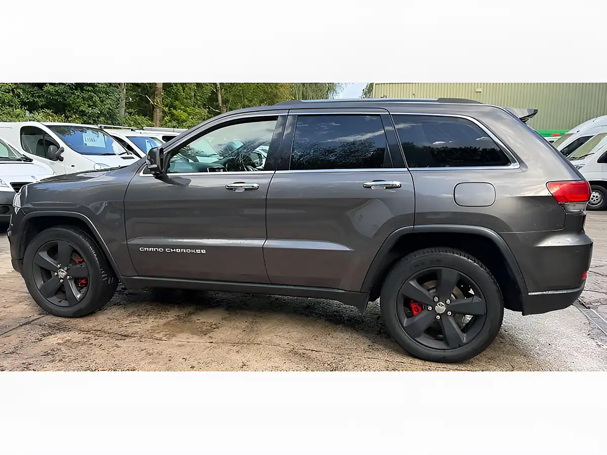 Used 2014 Jeep Grand Cherokee Limited Grey - Interior and Exterior details 13