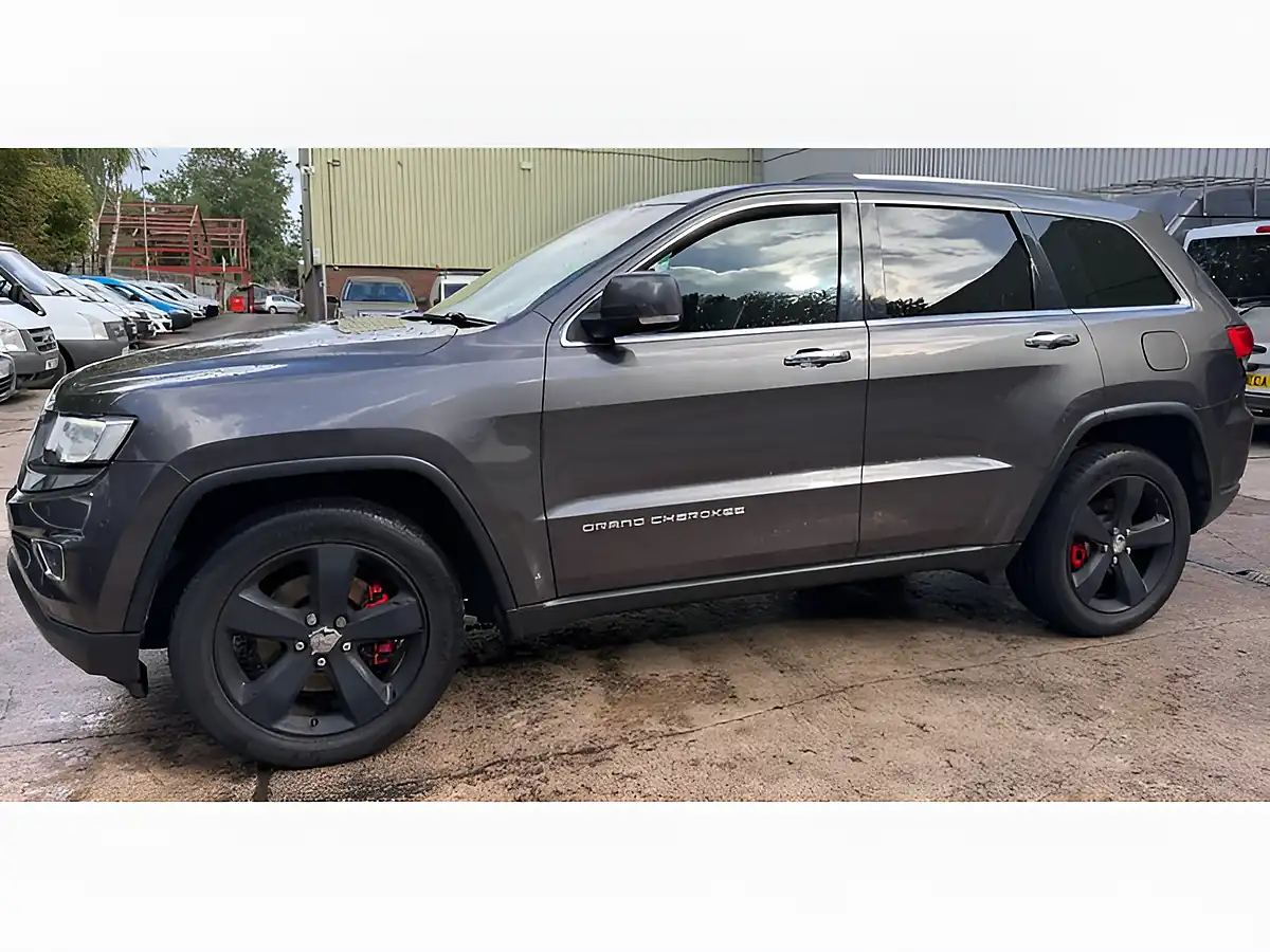 Used 2014 Jeep Grand Cherokee Limited Grey - Interior and Exterior details 14