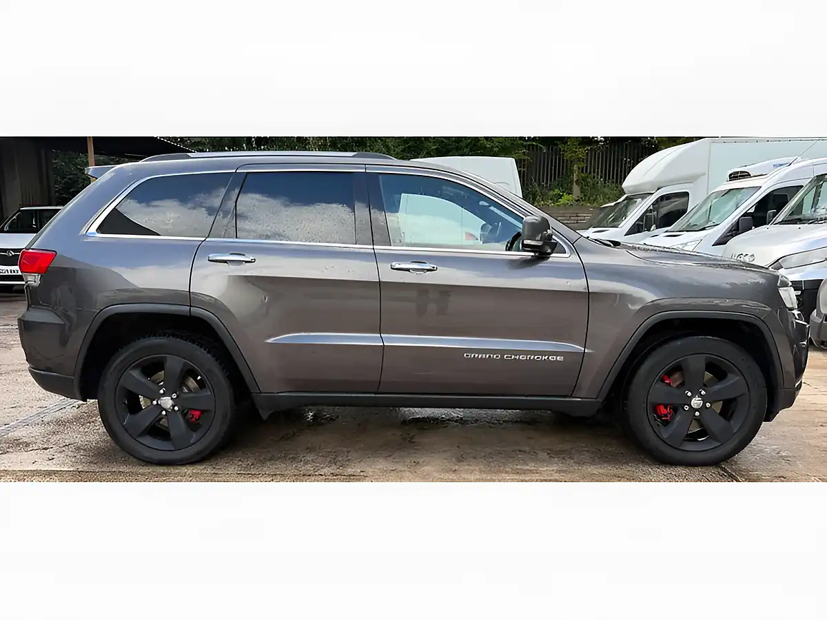 Used 2014 Jeep Grand Cherokee Limited Grey - Interior and Exterior details 17