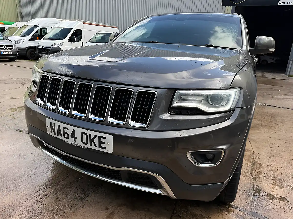 Used 2014 Jeep Grand Cherokee Limited Grey - Interior and Exterior details 20