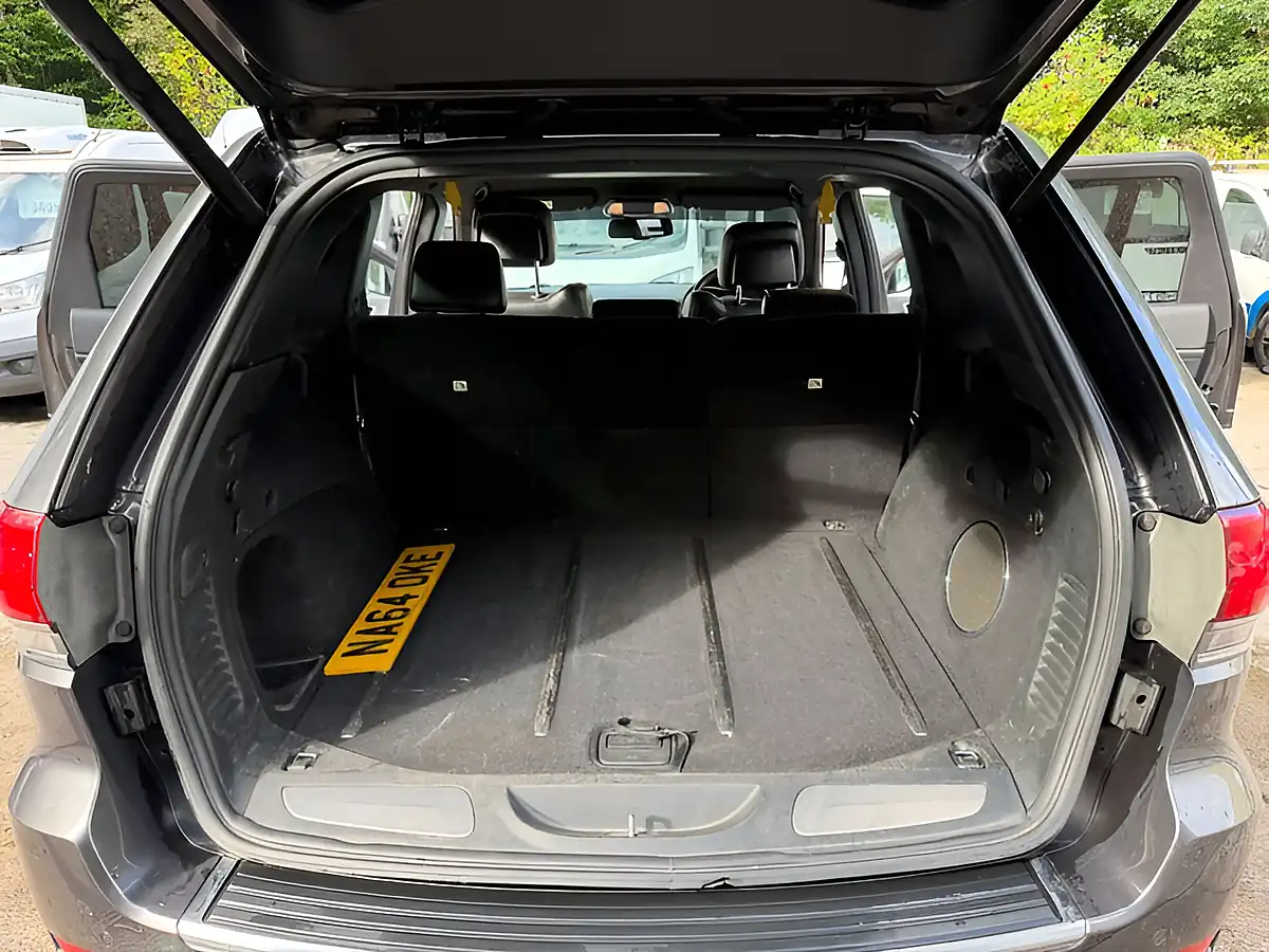 Used 2014 Jeep Grand Cherokee Limited Grey - Interior and Exterior details 4