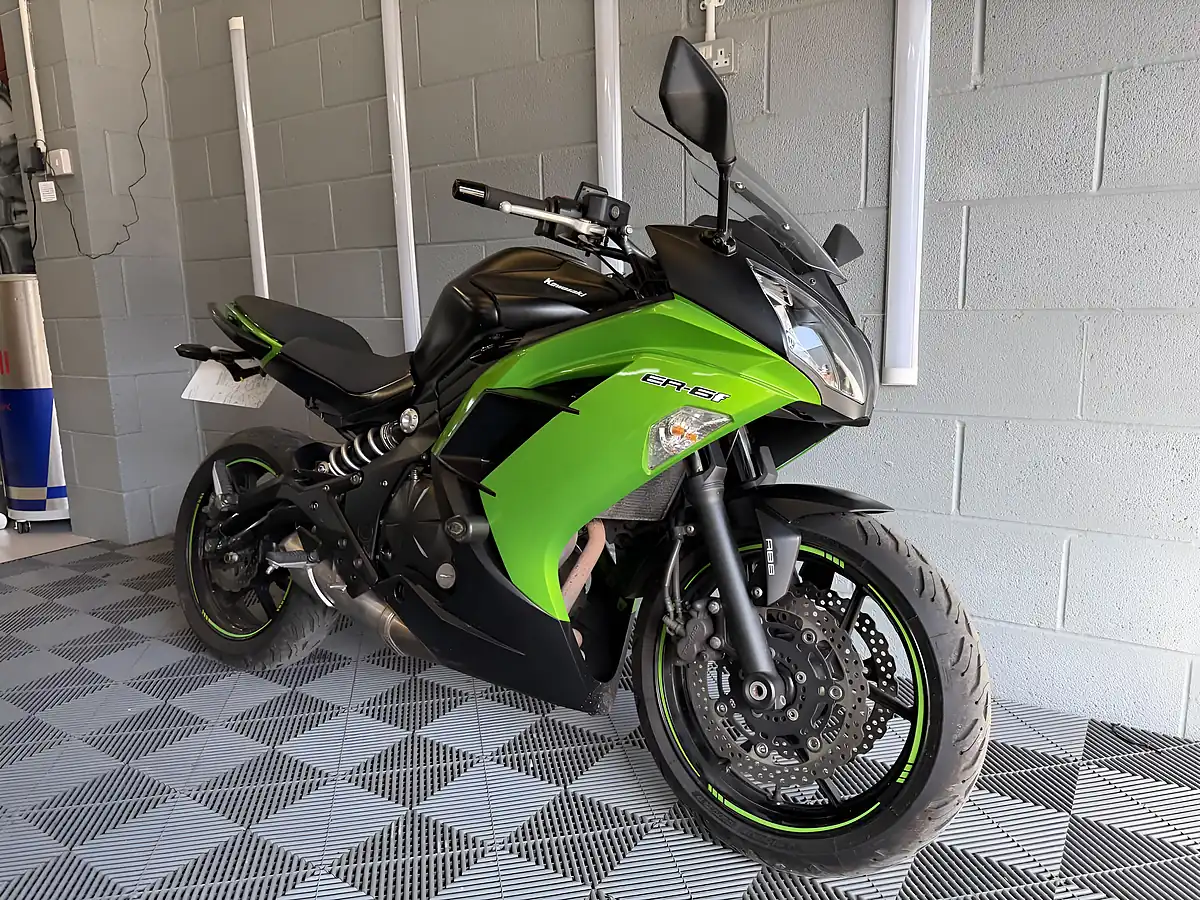 Used 2014 Kawasaki ER-6F Super Sports Abs Green - Interior and Exterior details 4
