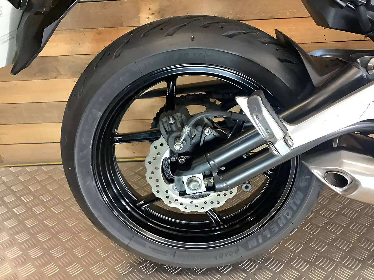 Used 2014 Kawasaki ER-6N Red - Interior and Exterior details 17
