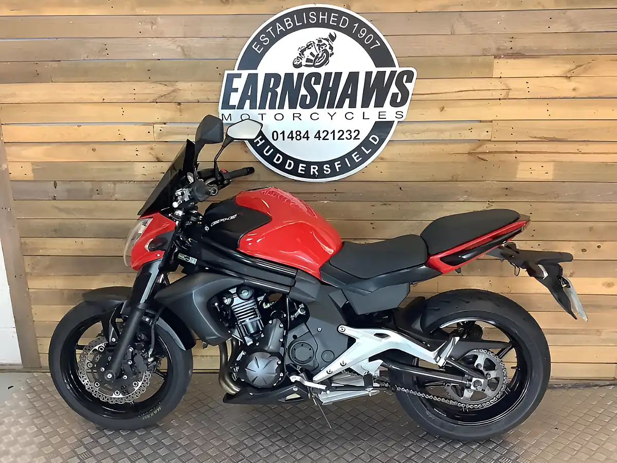 Used 2014 Kawasaki ER-6N Red - Interior and Exterior details 2
