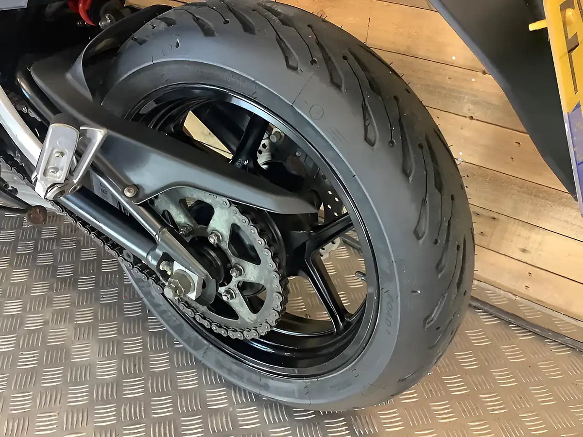 Used 2014 Kawasaki ER-6N Red - Interior and Exterior details 20
