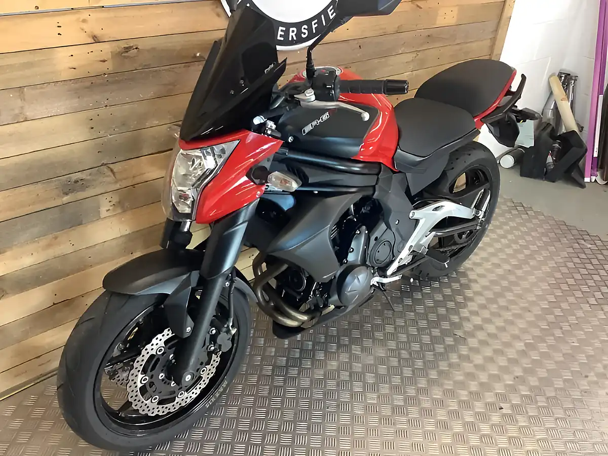 Used 2014 Kawasaki ER-6N Red - Interior and Exterior details 3