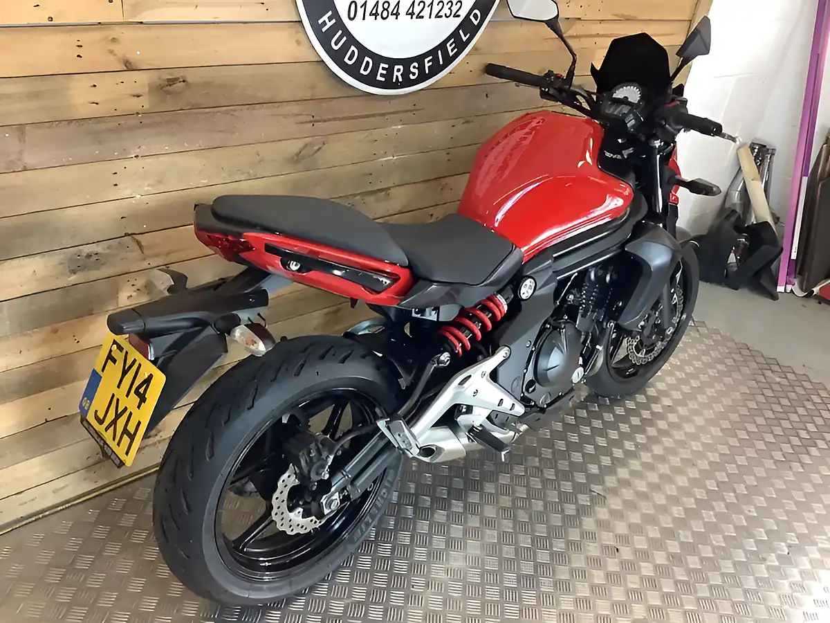 Used 2014 Kawasaki ER-6N Red - Interior and Exterior details 4