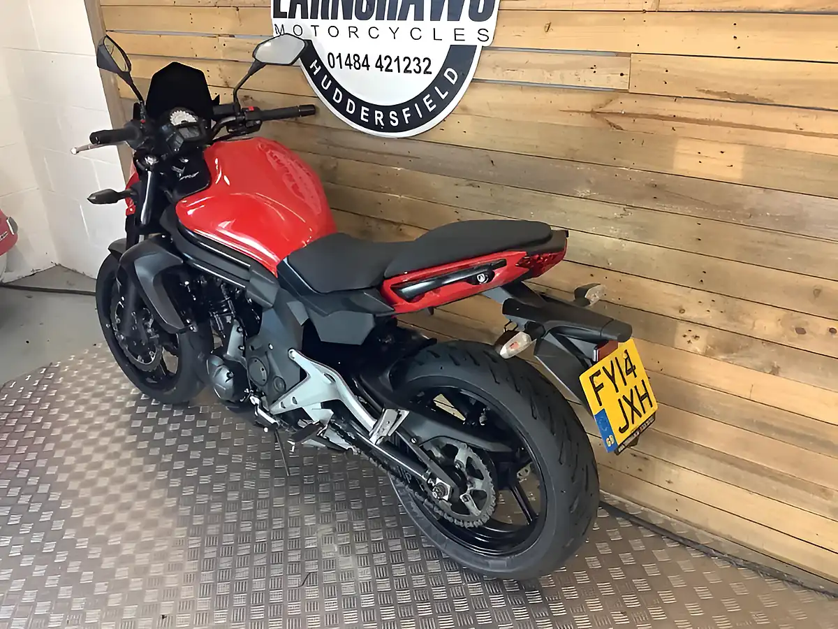 Used 2014 Kawasaki ER-6N Red - Interior and Exterior details 6