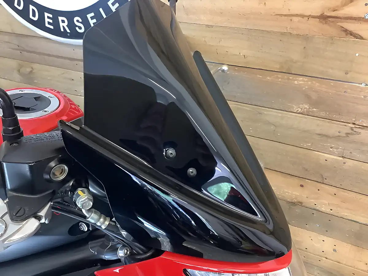 Used 2014 Kawasaki ER-6N Red - Interior and Exterior details 8