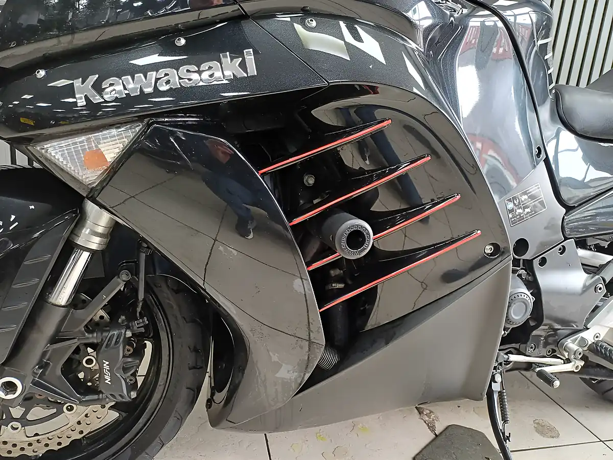 Used 2014 Kawasaki GTR1400 Tourer Black/Bronze - Interior and Exterior details 10